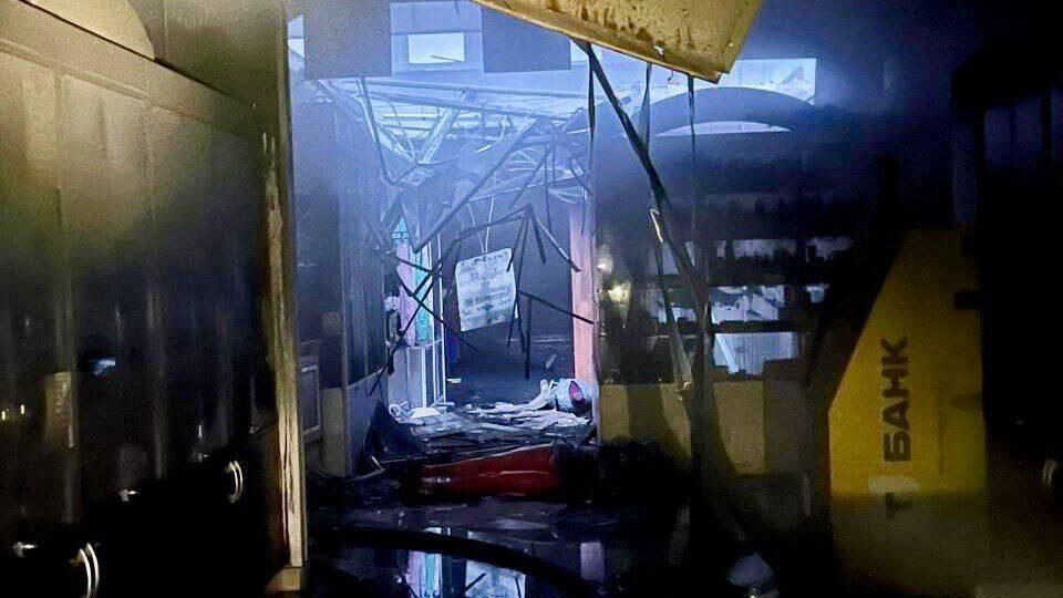 Последствия пожара в ТЦ Элизиум в Нахабино Московской области - РИА Новости, 1920, 12.04.2025