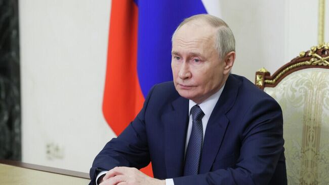 Путин пообщался с работницей предприятия в Ленинградской области