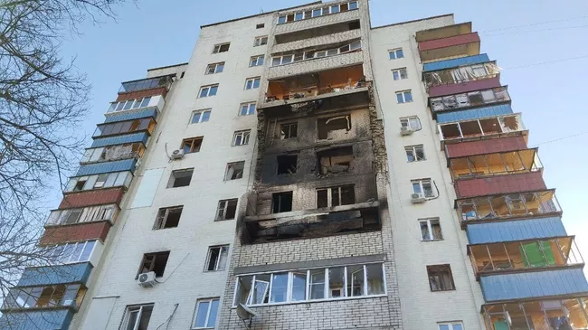 Последствия атаки украинских БПЛА на улице Веспремской в Курске
