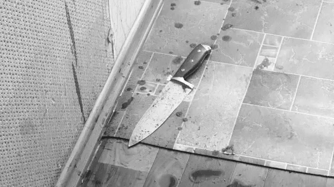 Квартира жилого дома на юго-западе Москвы, где было обнаружено тело мужчины с признаками насильственной смерти в виде ножевых ранений