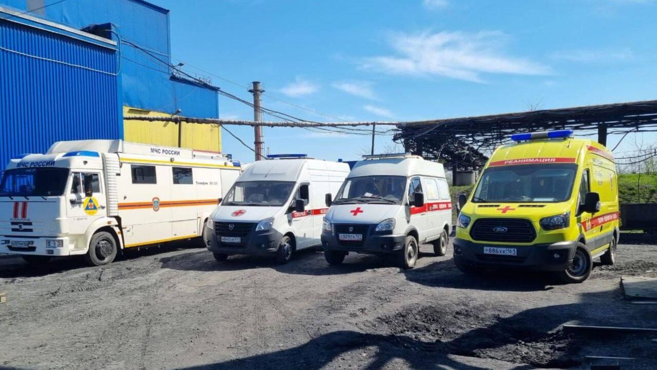 Подразделения ВГСО МЧС России привлечены к поисково-спасательной операции в шахте Садкинская - РИА Новости, 1920, 15.04.2025
