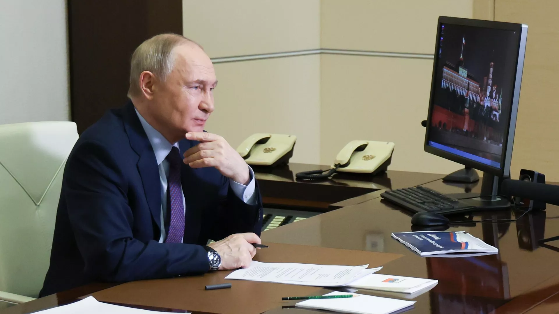 Президент России Владимир Путин проводит заседание президиума Госсовета О развитии инфраструктуры для жизни Президент России Владимир Путин проводит заседание президиума Госсовета О развитии инфраструктуры для жизни - РИА Новости, 1920, 15.04.2025