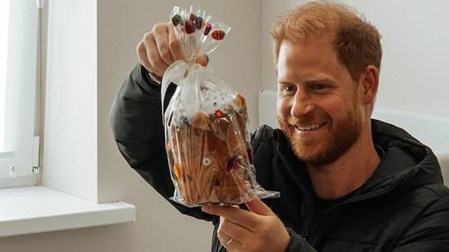 Принц Гарри во время визита во Львов