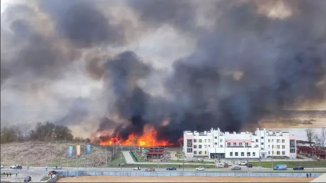 Пожар около микрорайона Южный город под Самарой
