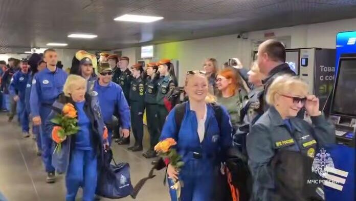 Борт МЧС России с последней группой российских спасателей из Мьянмы приземлился в Жуковском. Кадр видео Борт МЧС России с последней группой российских спасателей из Мьянмы приземлился в Жуковском. Кадр видео - РИА Новости, 1920, 16.04.2025