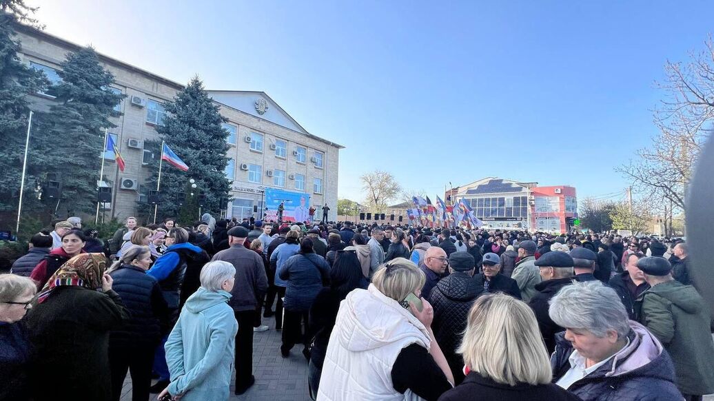 © Sputnik<br>Участники митинга в поддержку главы Гагаузии Евгении Гуцул в Комрате