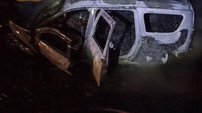 Последствия ДТП с участием грузовика и легкового автомобиля Lada Largus в Саратовской области