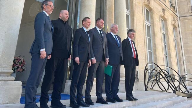 Украинская делегация во время переговоров в Париже. 17 апреля 2025