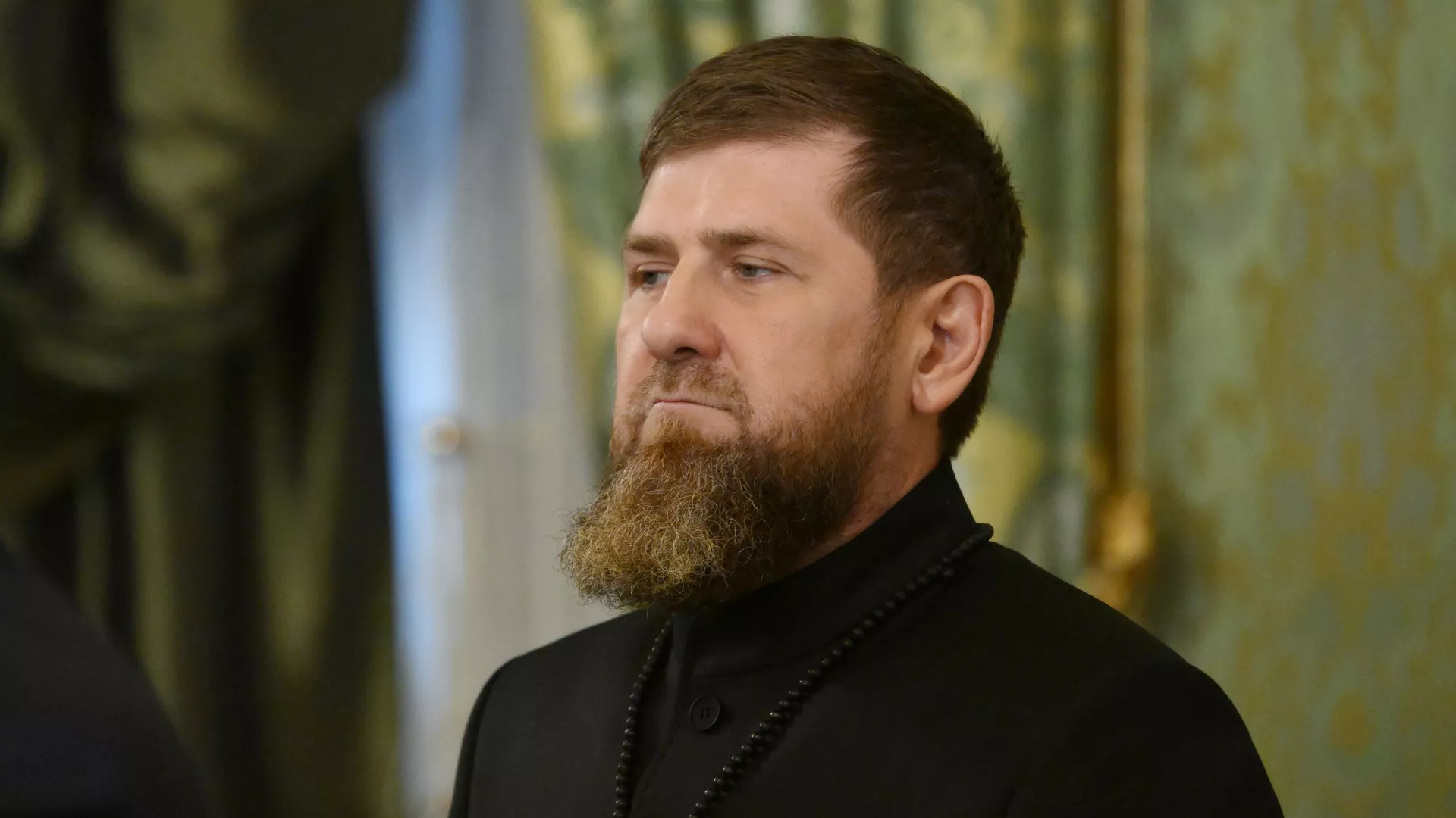 Глава Чеченской Республики Рамзан Кадыров перед началом встречи президента РФ Владимира Путина и эмира Катара Тамима бен Хамада Аль Тани. 17 апреля 2025 - РИА Новости, 1920, 17.04.2025