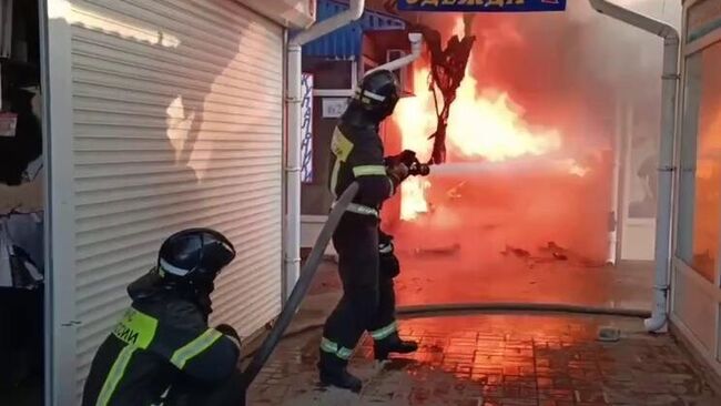 Пожар на центральном рынке в Геническе