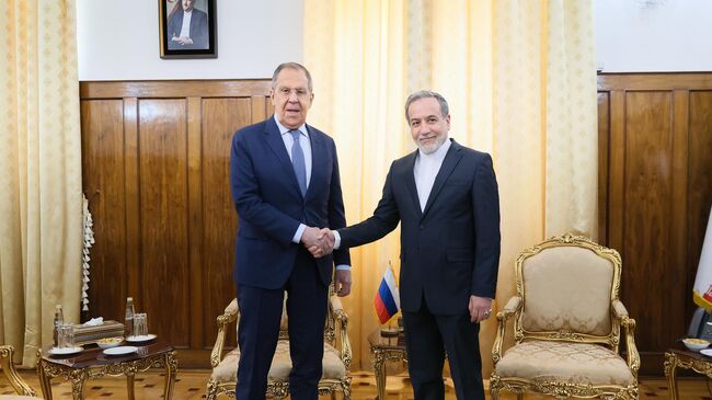Лавров на переговорах с министром иностранных дел Ирана Аракчи 