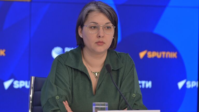 Заместитель заведующего отделом письменных источников Государственного исторического музея Наталья Демирова на круглом столе на тему: Как спасали шедевры. История сохранения музейных коллекций в годы Великой Отечественной войны