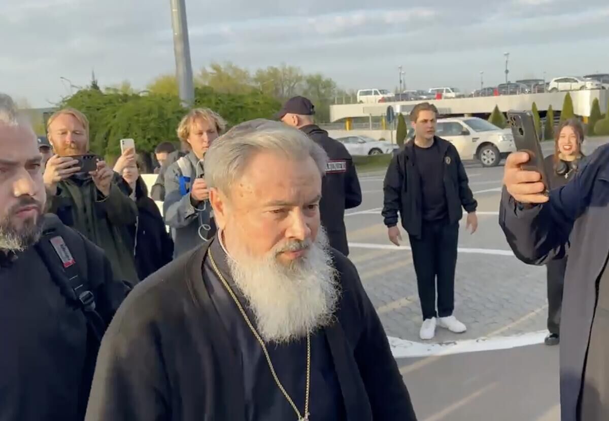 Архиепископ Бельцкий и Фалештский Маркелл прибыл в международный аэропорт Кишинёва Архиепископ Бельцкий и Фалештский Маркелл прибыл в международный аэропорт Кишинёва - РИА Новости, 1920, 17.06.2025