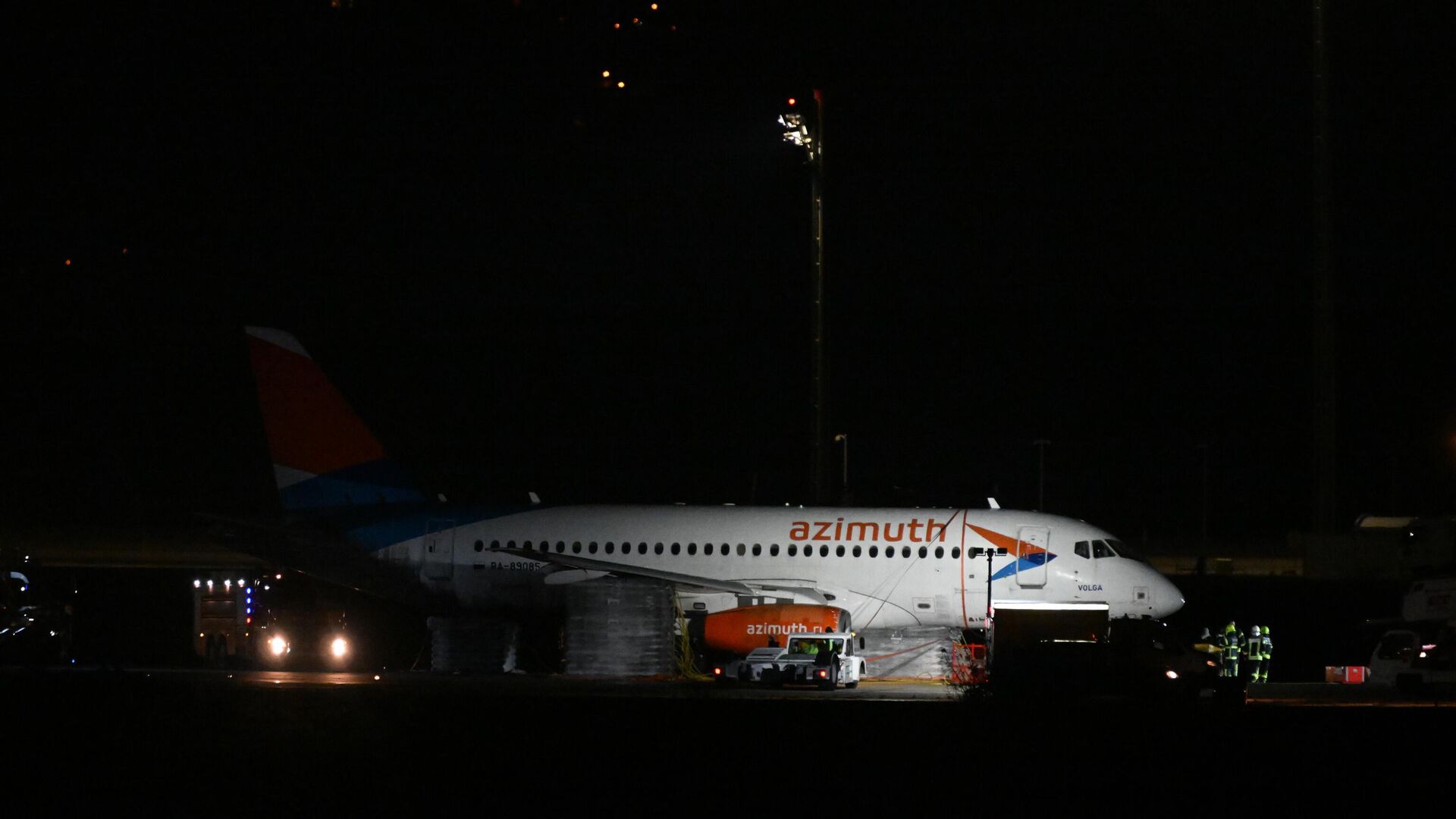 Ликвидация пожара в самолете Superjet в Анталье, Турция. 25 ноября 2024 - РИА Новости, 1920, 19.04.2025