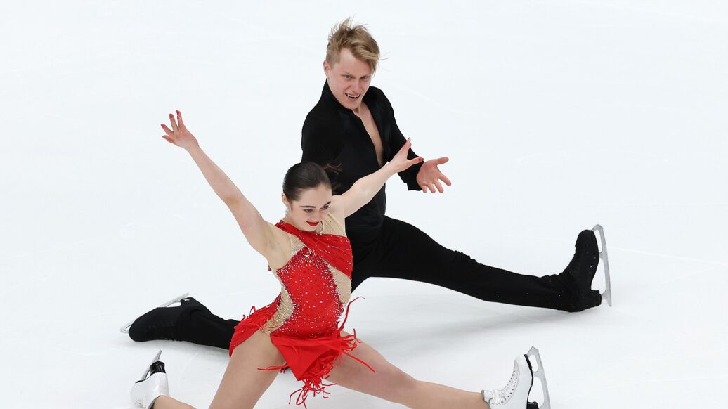 Фигуриста Десятова пожизненно отстранили из-за сексуальных домогательств