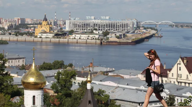 Вид с Кремлевского бульвара на слияние рек Ока и Волга в Нижнем Новгороде