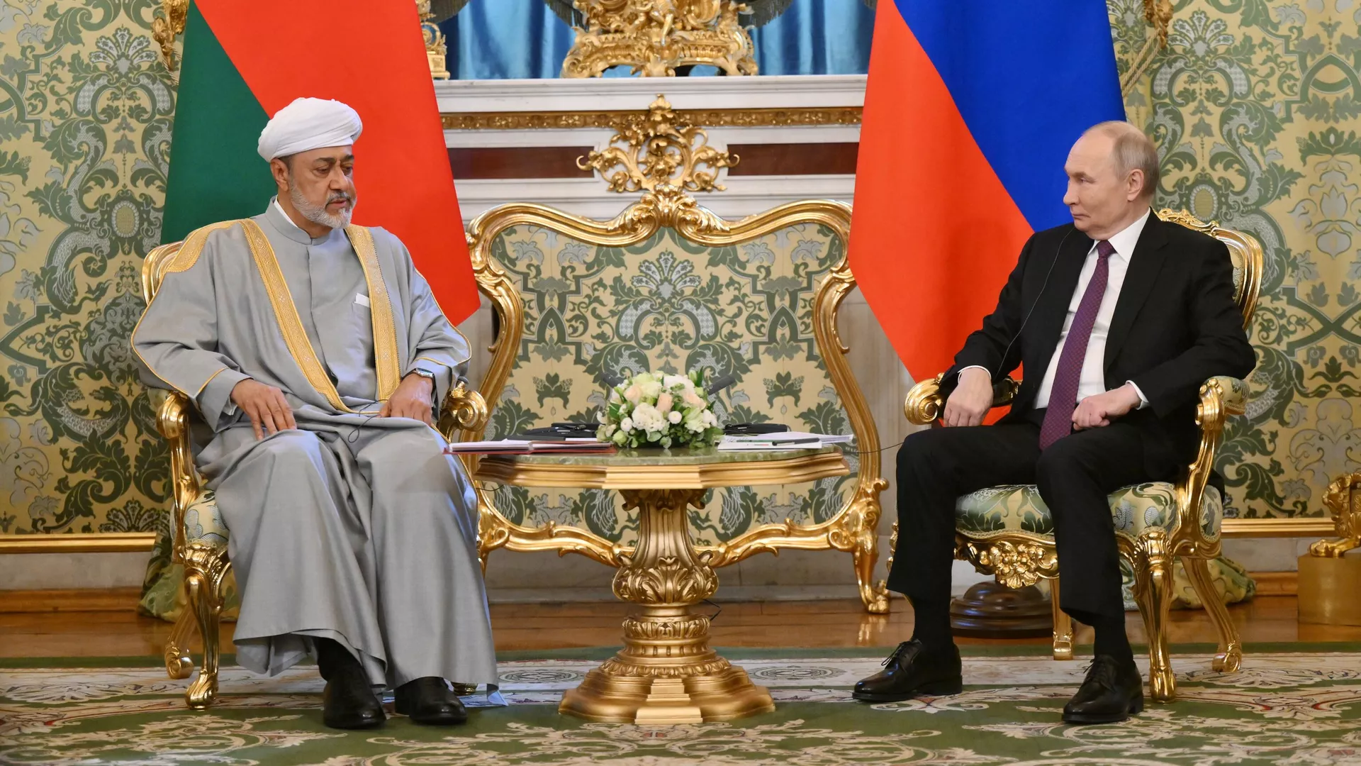 Президент РФ Владимир Путин и султан Омана Хейсам бен Тарек Аль Саид во время встречи в Москве - РИА Новости, 1920, 22.04.2025