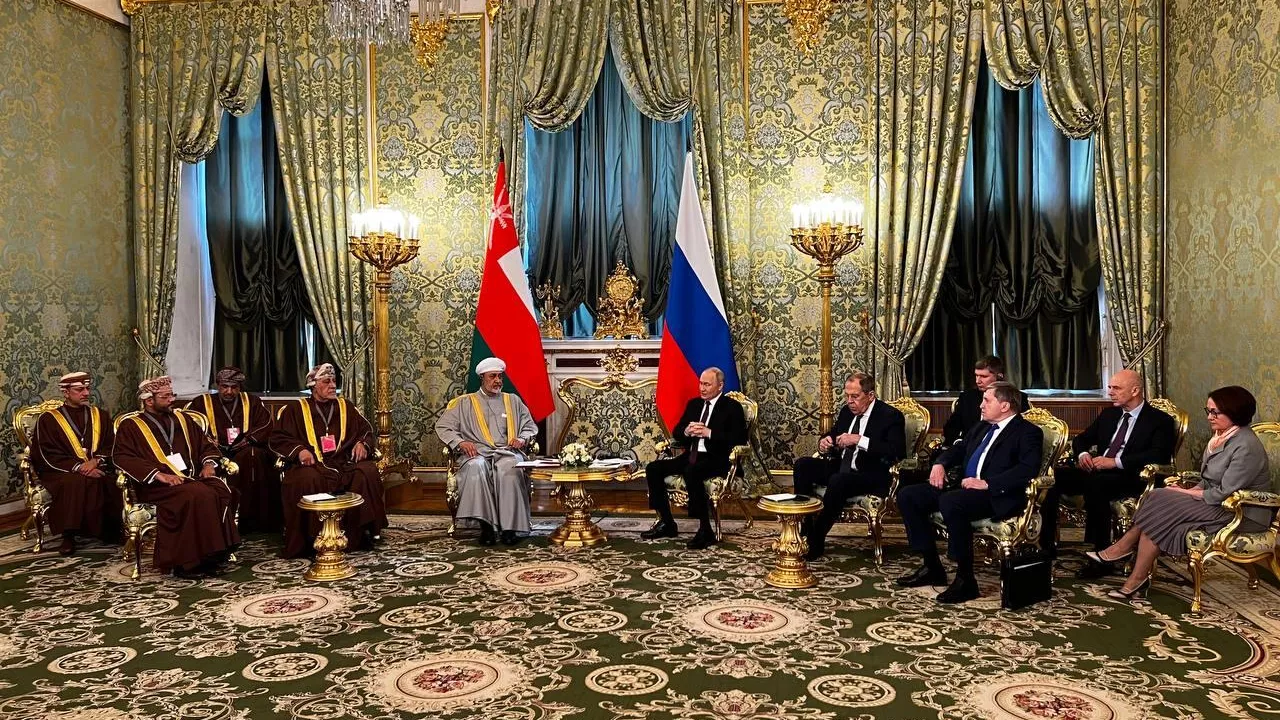 Президент РФ Владимир Путин и султан Омана Хейсам бен Тарек Аль Саид во время встречи в Москве - РИА Новости, 1920, 22.04.2025