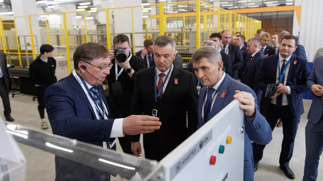 Глава Чувашии Олег Николаев запустил новый завод электротехоборудования