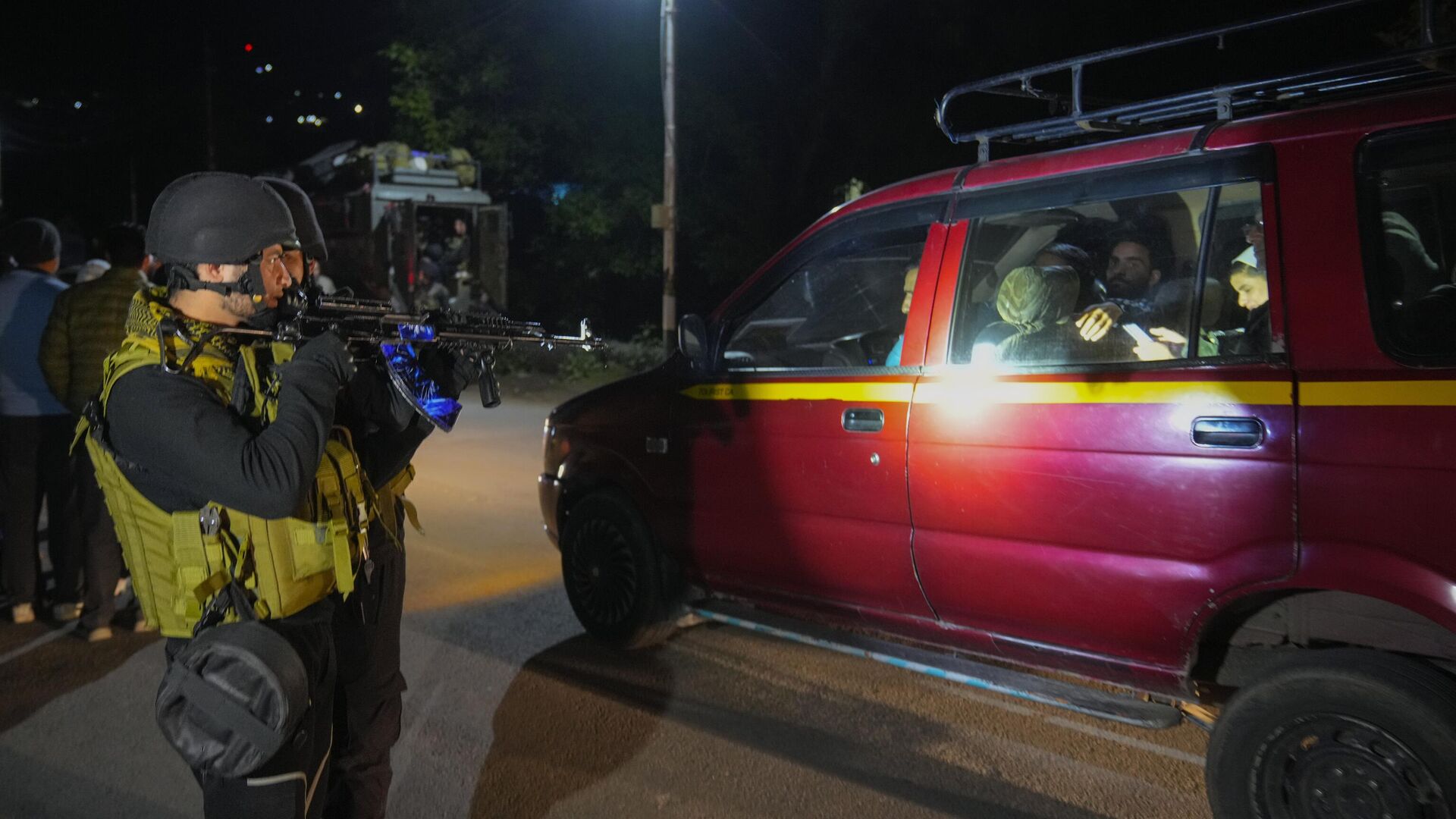 Полиция на месте нападения террористов в индийском регионе Джамму и Кашмир - РИА Новости, 1920, 22.04.2025