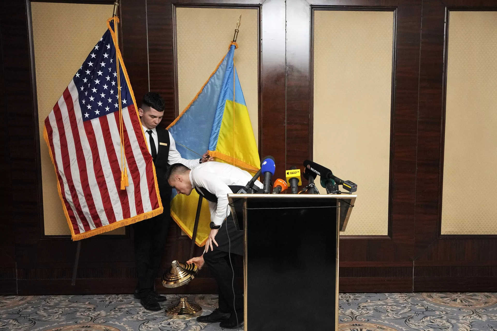 Флаги США и Украины - РИА Новости, 1920, 28.04.2025