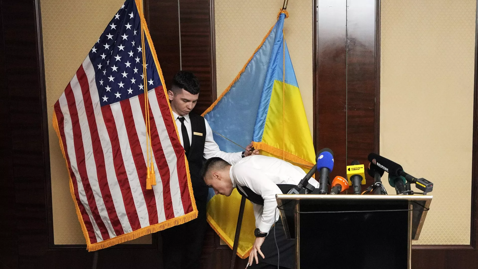 Флаги США и Украины - РИА Новости, 1920, 01.05.2025