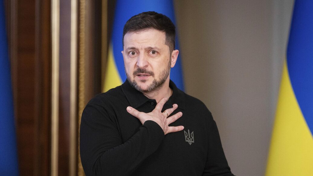 "Другого выбора нет". Зеленский предлагает украинцам принять неизбежное