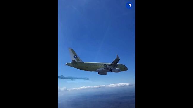 Полет полностью импортозамещенного SJ-100