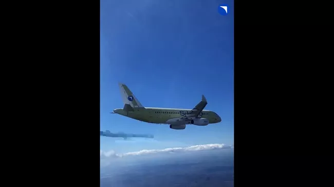 Полет полностью импортозамещенного SJ-100
