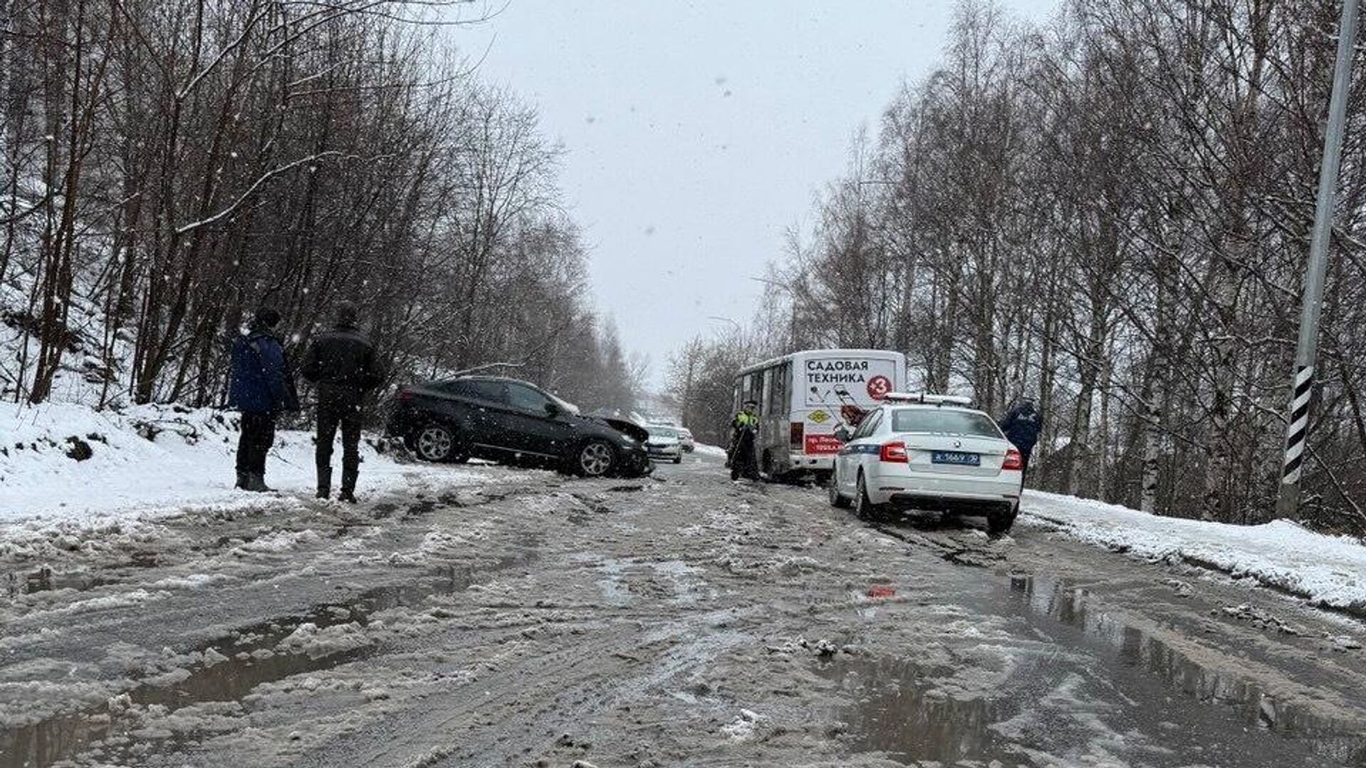 На месте ДТП с участием автобуса в Петрозаводске - РИА Новости, 1920, 23.04.2025