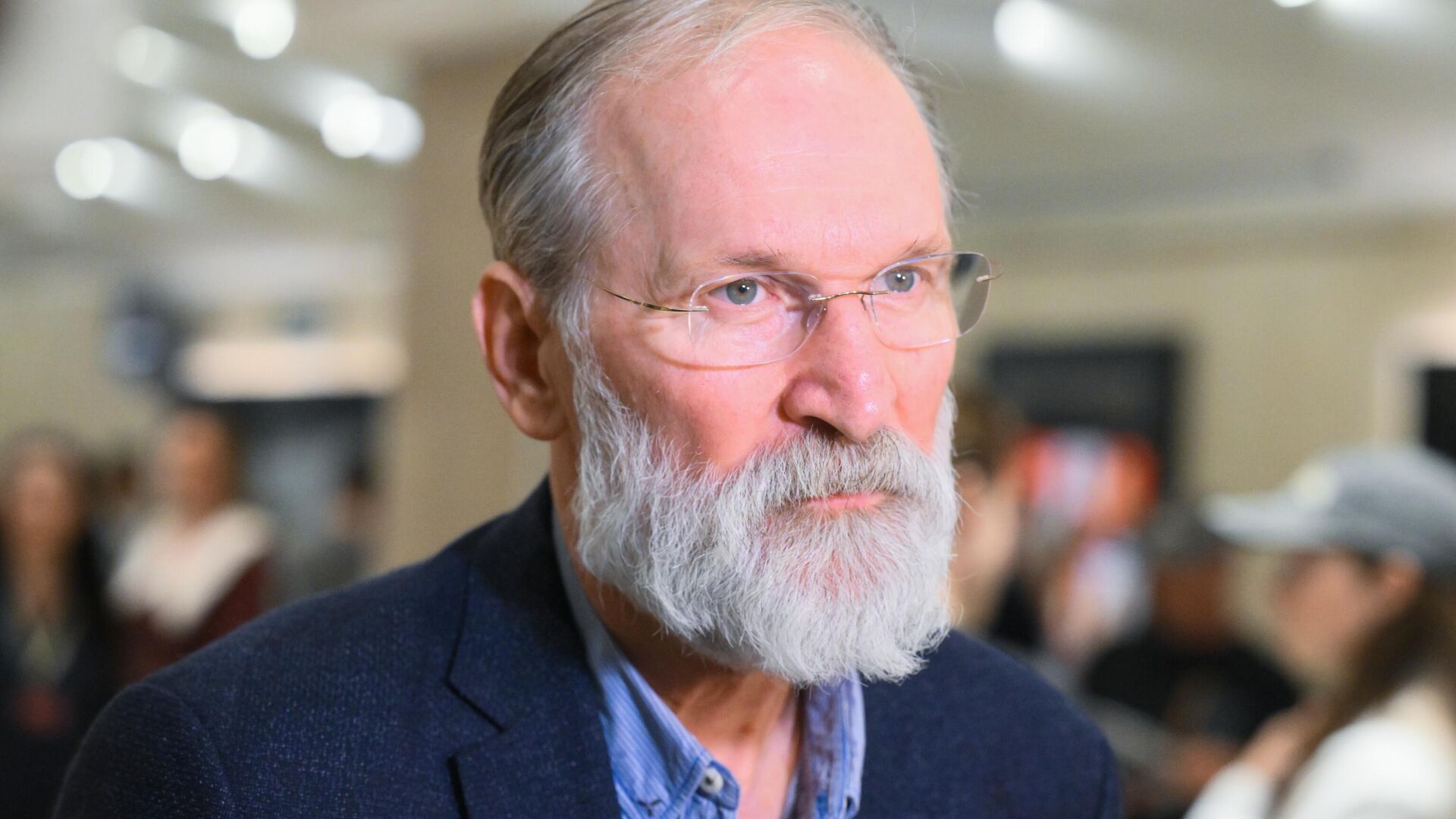 Премьера фильма Т. Кеосаяна Семь дней Петра Семеныча Премьера фильма Т. Кеосаяна Семь дней Петра Семеныча - РИА Новости, 1920