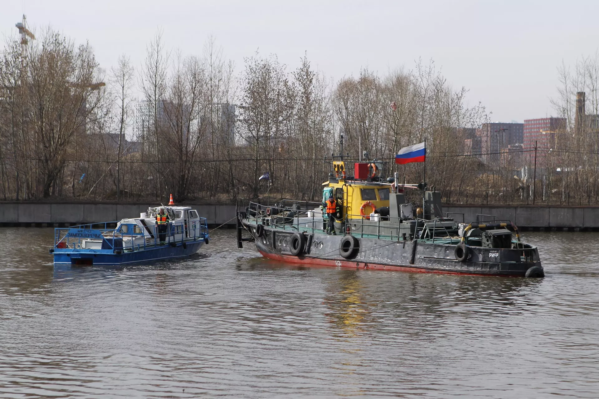Подготовка коммунального флота Москвы к сезону речной технической навигации Подготовка коммунального флота Москвы к сезону речной технической навигации - РИА Новости, 1920, 24.04.2025