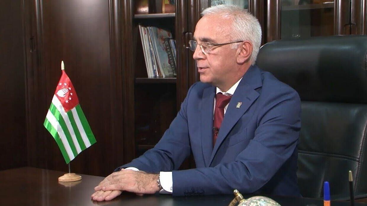 Посол Абхазии в Москве Алхас Квициниа Посол Абхазии в Москве Алхас Квициниа - РИА Новости, 1920, 24.04.2025