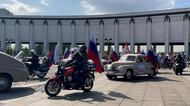 Автопробег в Москве, приуроченный к акции Диктант Победы