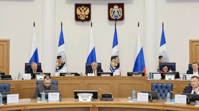 Депутаты поддержали инициативу о присвоении городу Холм и селу Комарово почетных званий Новгородской области