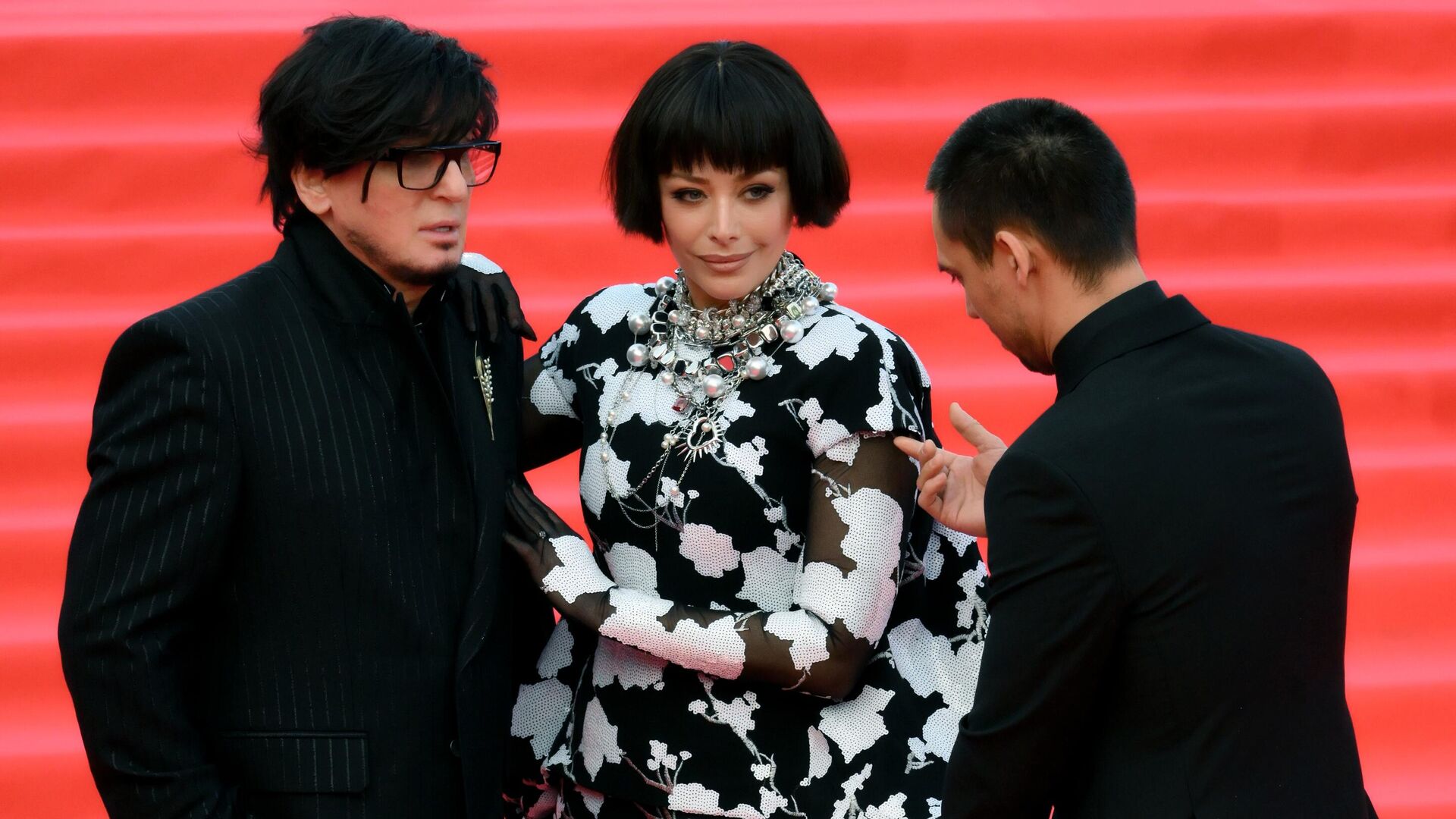 Гости на красной дорожке закрытия 47-го Московского международного кинофестиваля Гости на красной дорожке закрытия 47-го Московского международного кинофестиваля - РИА Новости, 1920, 25.04.2025