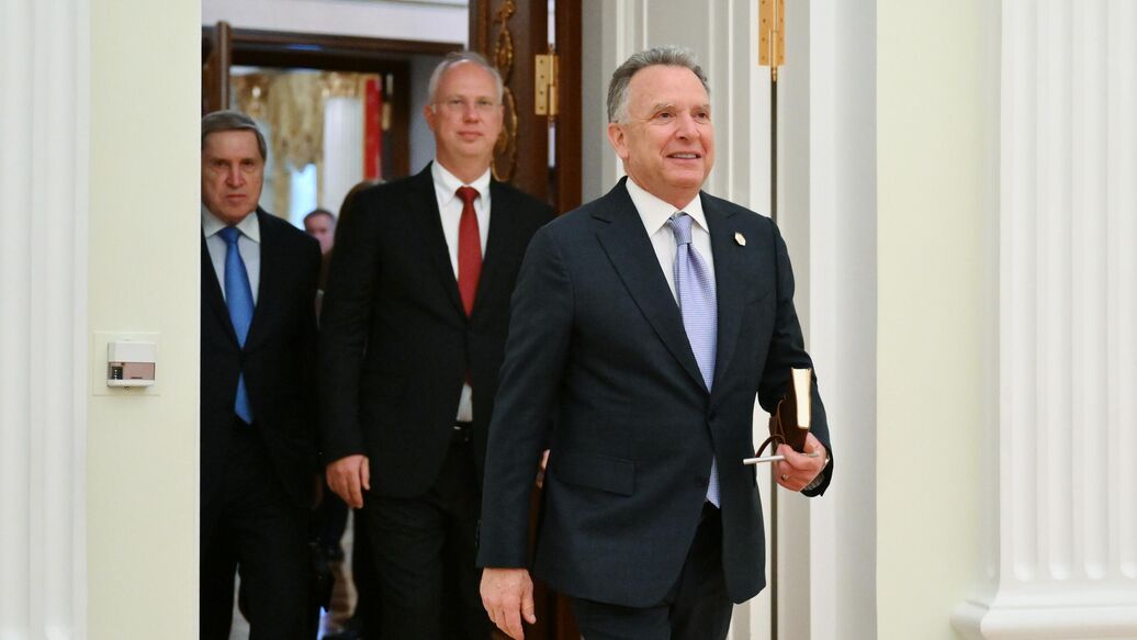 © РИА Новости / Кристина КормилицынаПерейти в медиабанк<br>Спецпосланник президента США по Ближнему Востоку Стивен Уиткофф перед началом встречи с президентом России Владимиром Путиным