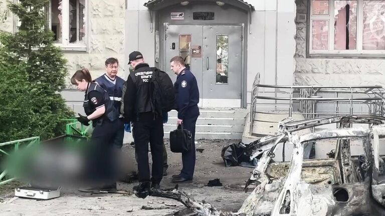 На месте взрыва автомобиля в Балашихе На месте взрыва автомобиля в Балашихе