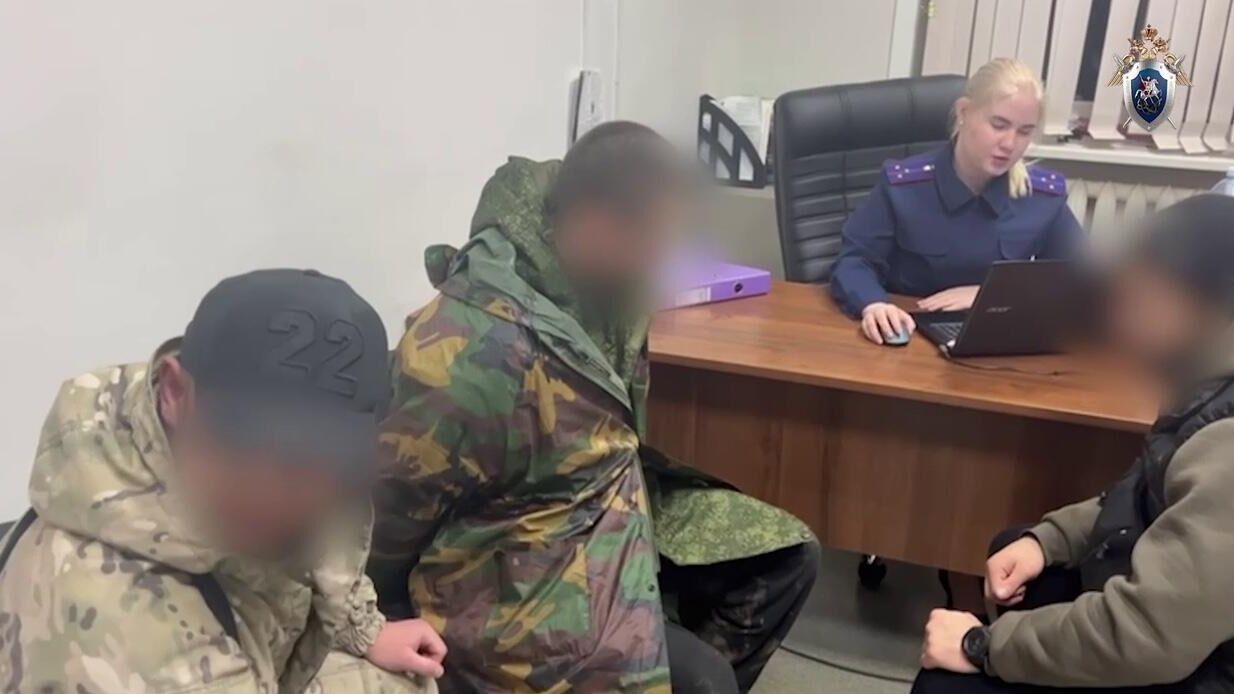 Задержание предполагаемого убийцы полицейского в Кингисеппе  - РИА Новости, 1920, 24.04.2025