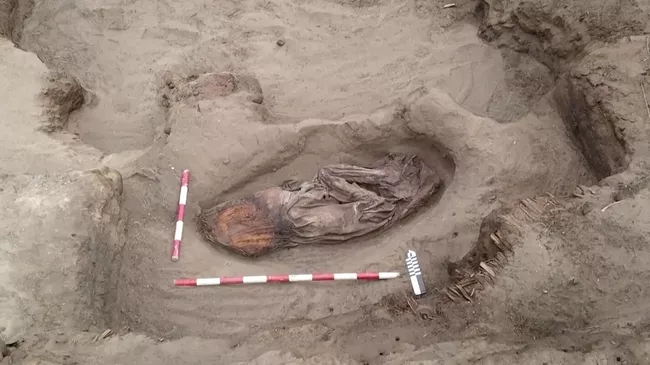 Захоронение женщины, жившей 5 тысяч лет назад, на побережье Перу
