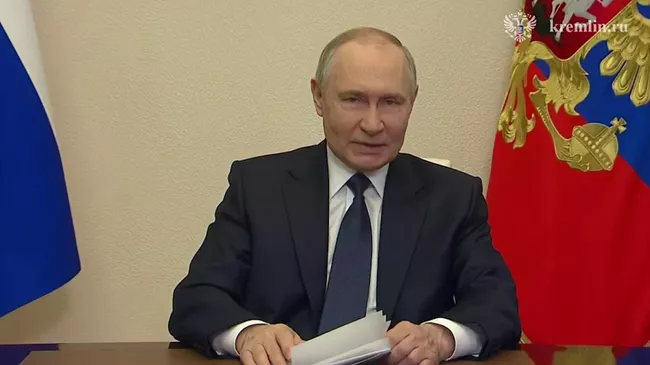 Путин заслушал доклад Герасимова о завершении разгрома вооруженных формирований ВСУ в Курской области