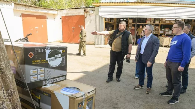 Губернатор Тюменской области Александр Моор во время рабочей поездки в подшефный город Краснодон в ЛНР