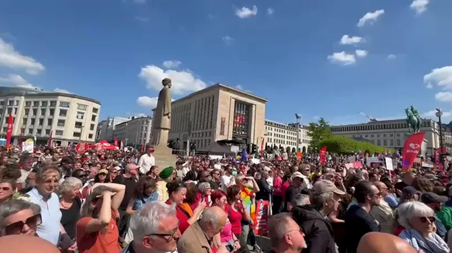 Акция протеста в Брюсселе против планов правительства увеличить инвестиции в ВПК 