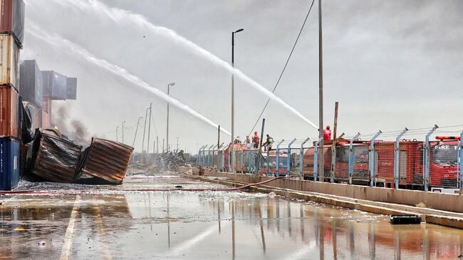 Последствия взрыва в иранском Бендер-Аббасе