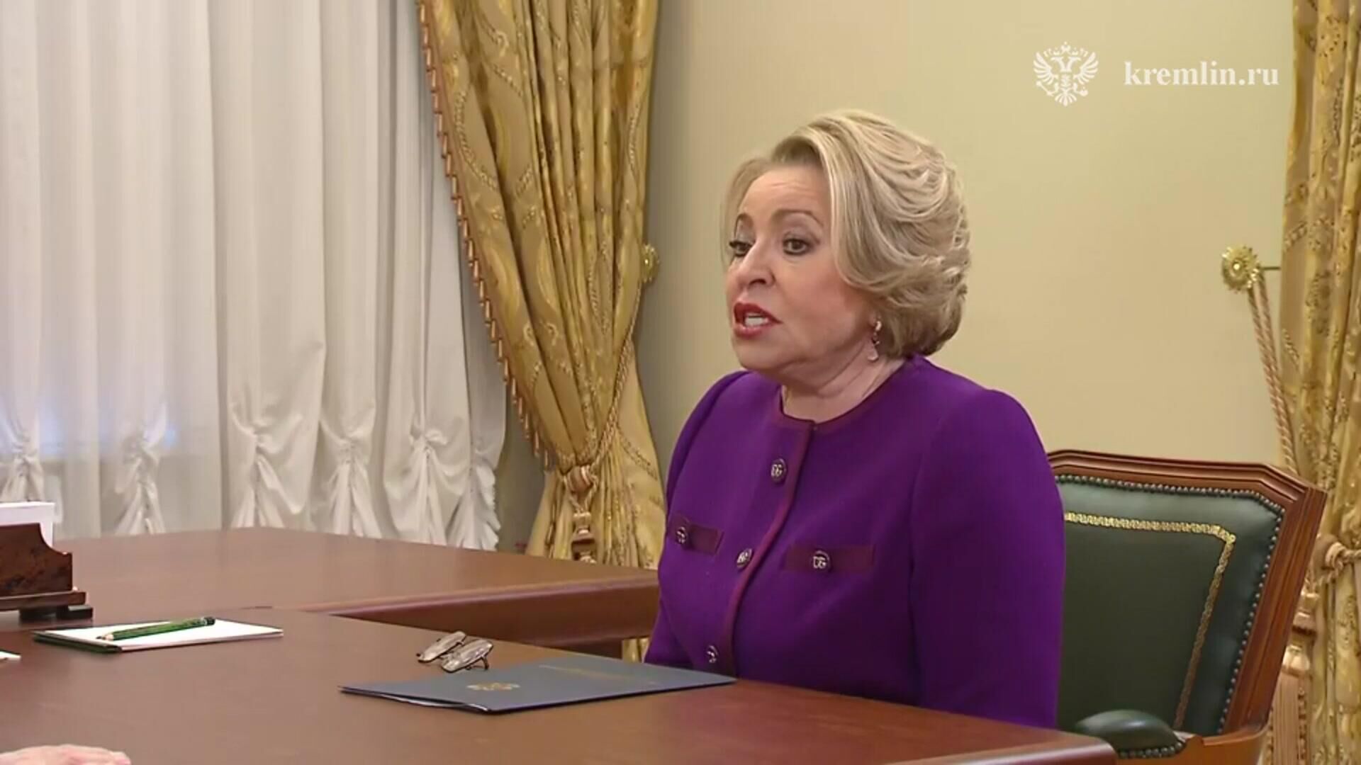 Путин на встрече с Матвиенко в Петербурге - РИА Новости, 1920, 28.04.2025
