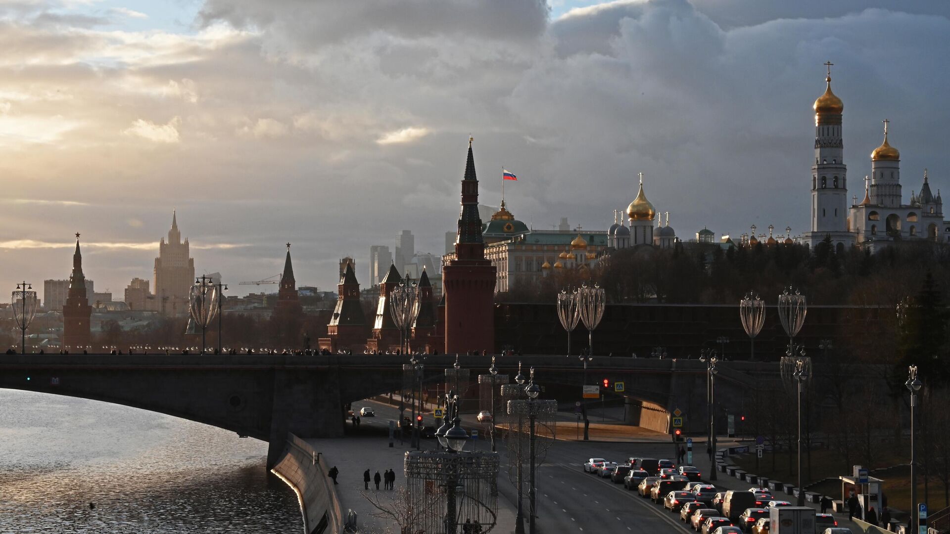 Вид на набережную Москвы-реки, Большой Москворецкий мост и Московский Кремль - РИА Новости, 1920, 10.05.2025