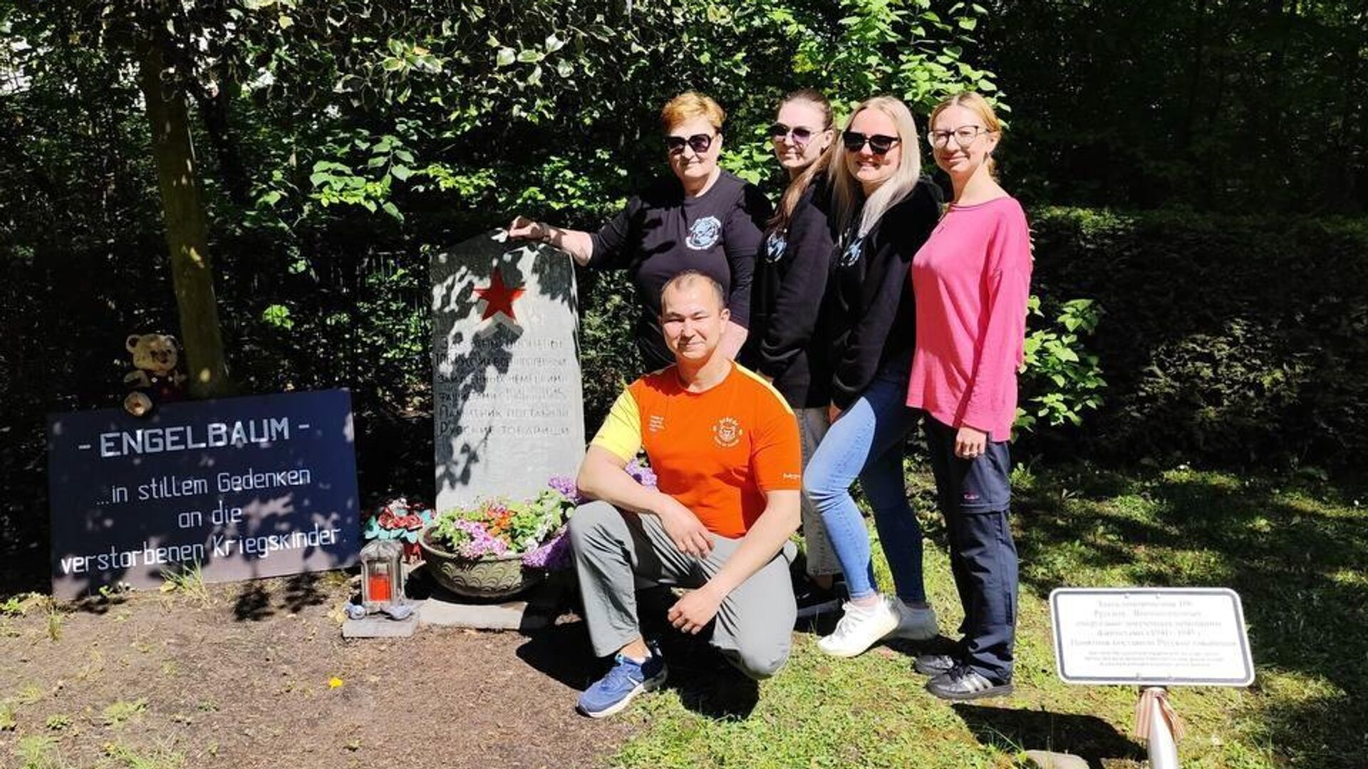 В Европе прошли субботники на мемориалах и памятниках ВОВ