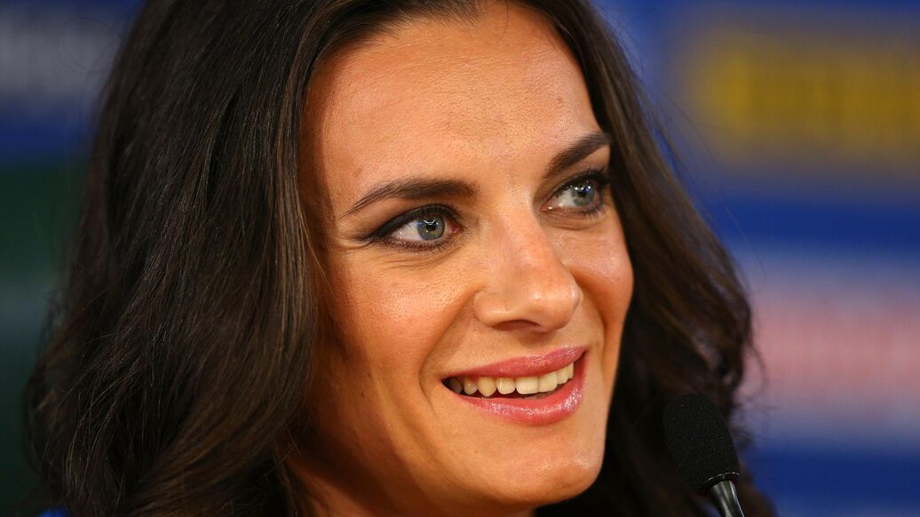 Сбежала из России и не заплатила. У Исинбаевой серьезные проблемы с законом