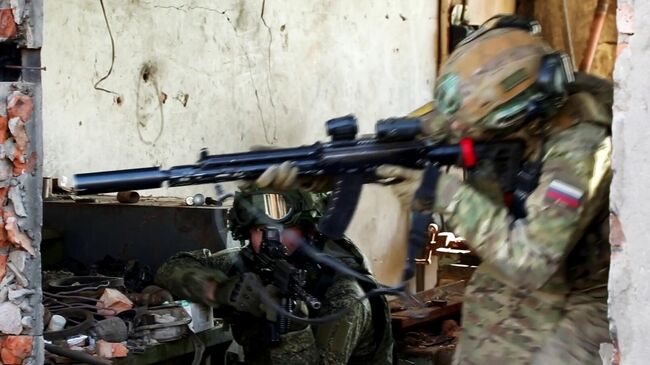 Военнослужащие ВС России и ВС КНДР при освобождении населенного пункта в Суджанском районе Курской области