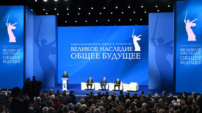 Путин рассказал, о чем вспоминал вместе с Лукашенко во время поездки по Волгограду